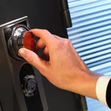 Advanced Locksmith Service North Hollywood, CA 818-492-3083 - sb-com-01